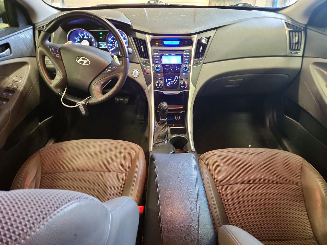 2013 HYUNDAI SONATA SE photo 8