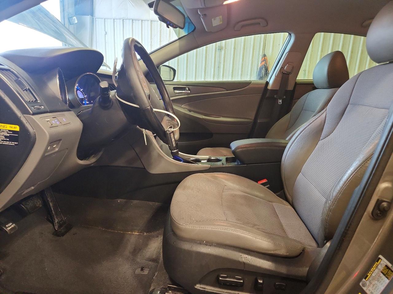 2013 HYUNDAI SONATA SE photo 7
