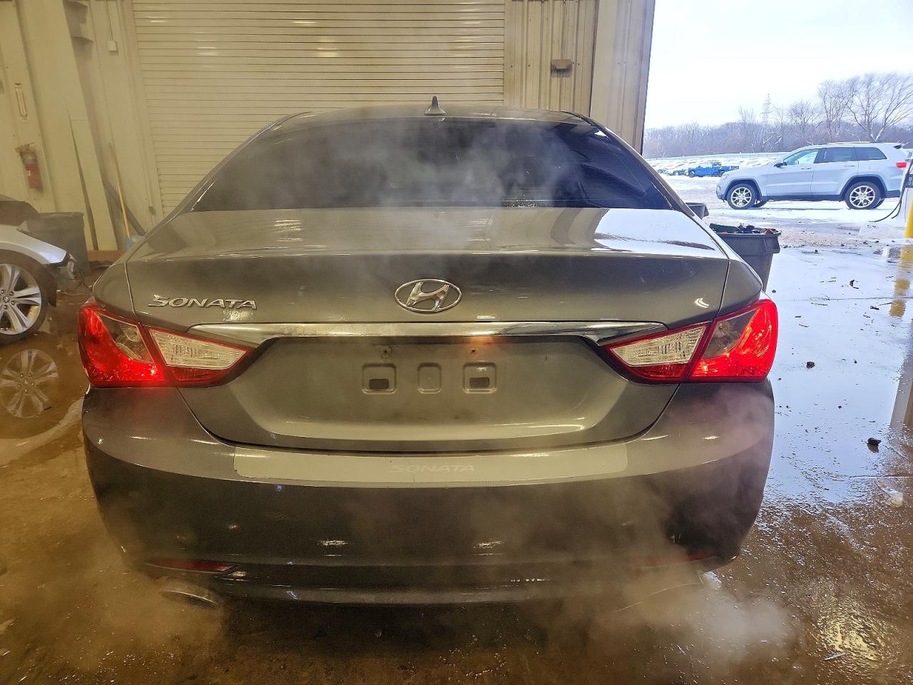 2013 HYUNDAI SONATA SE photo 6