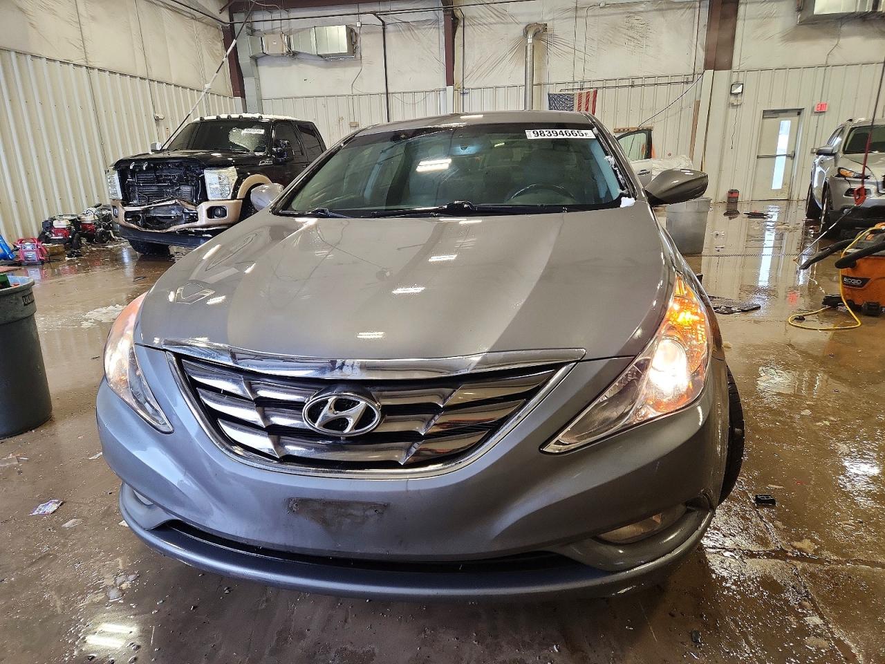 2013 HYUNDAI SONATA SE photo 5