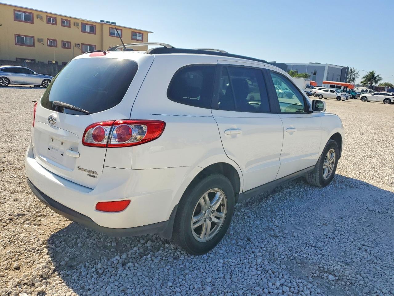 2011 HYUNDAI SANTA FE GLS photo 3