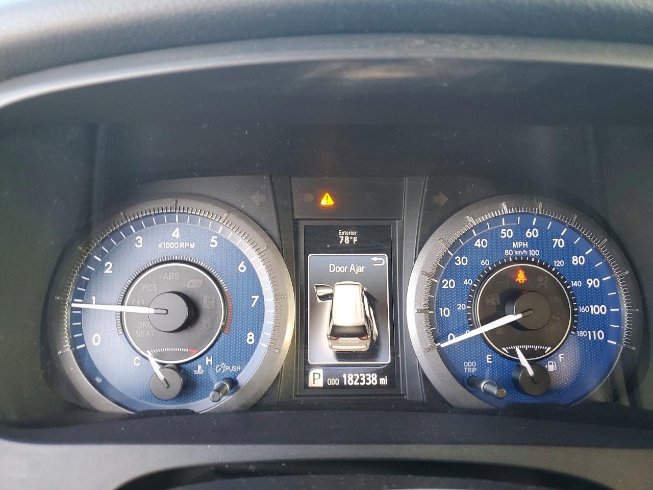 2015 TOYOTA SIENNA XLE photo 9