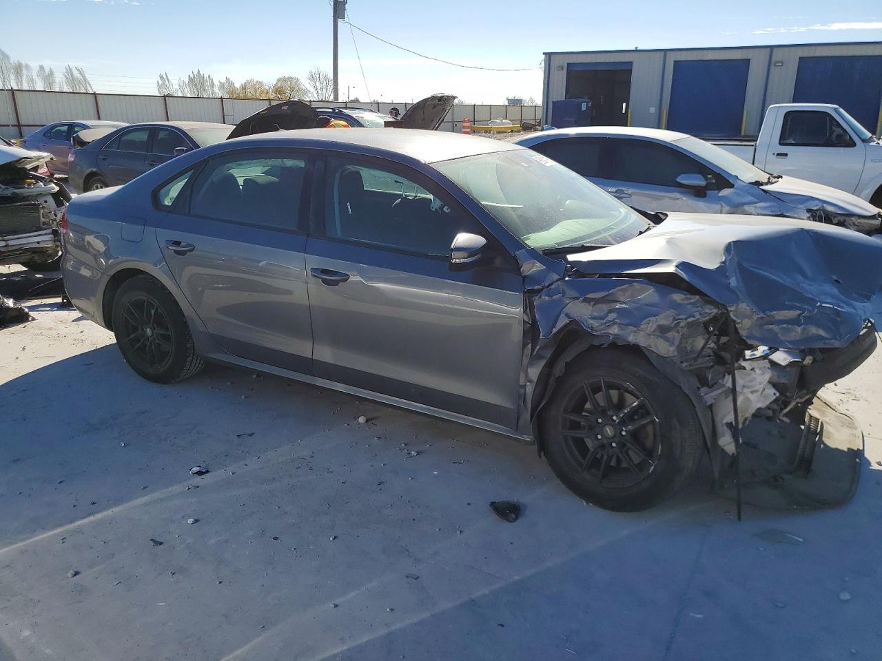 2014 VOLKSWAGEN PASSAT S photo 4