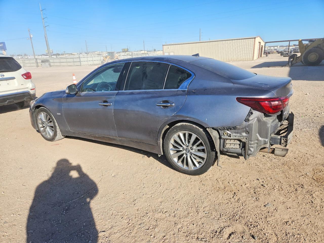 2018 INFINITI Q50 LUXE photo 2