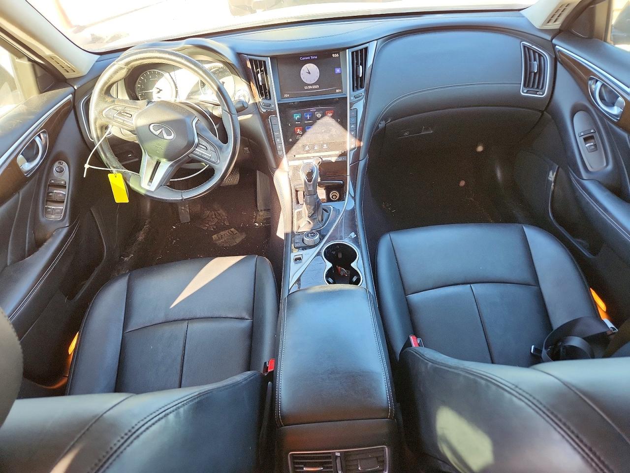 2018 INFINITI Q50 LUXE photo 8