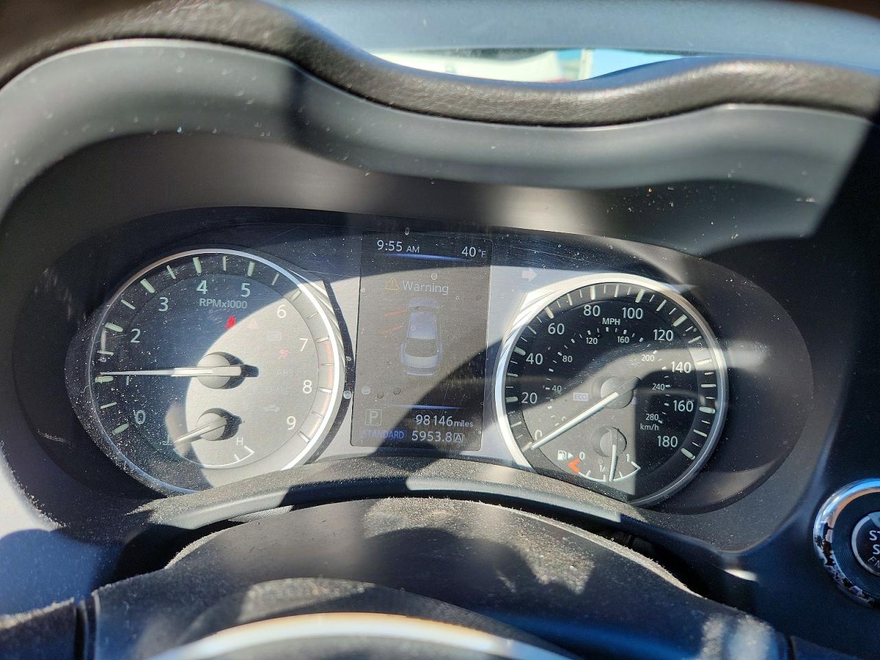 2018 INFINITI Q50 LUXE photo 9