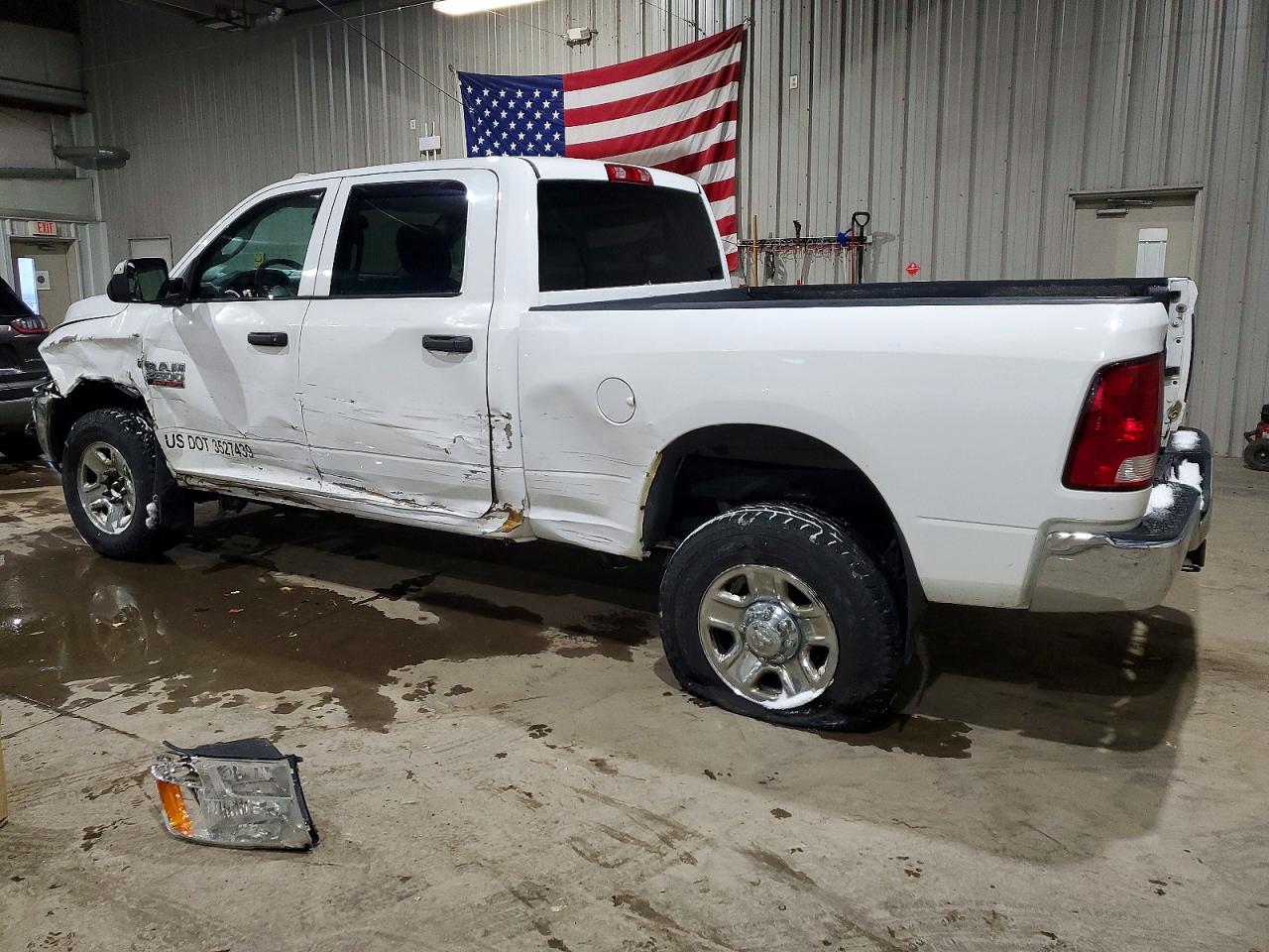 2018 RAM 2500 ST photo 2