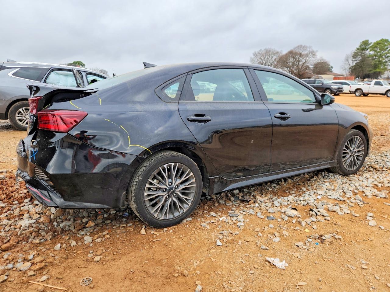2024 KIA FORTE GT LINE photo 3