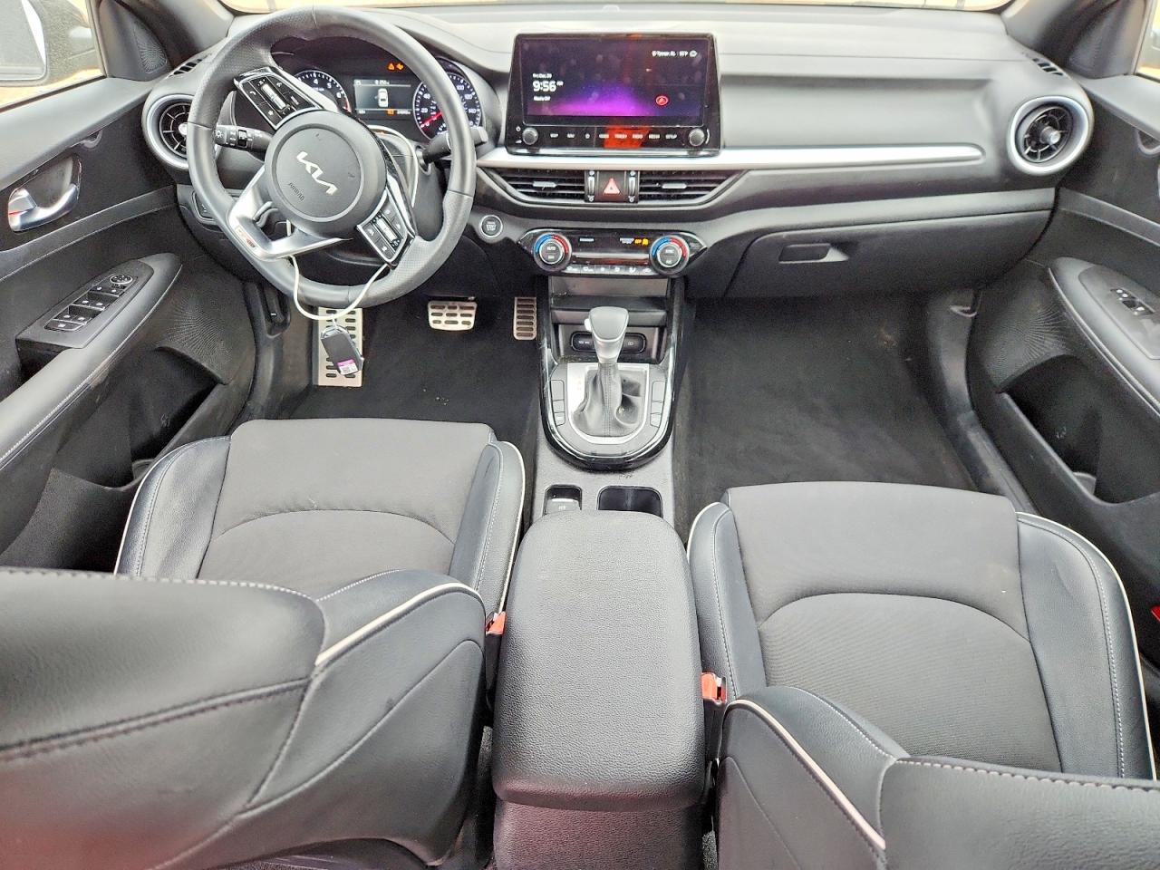2024 KIA FORTE GT LINE photo 8
