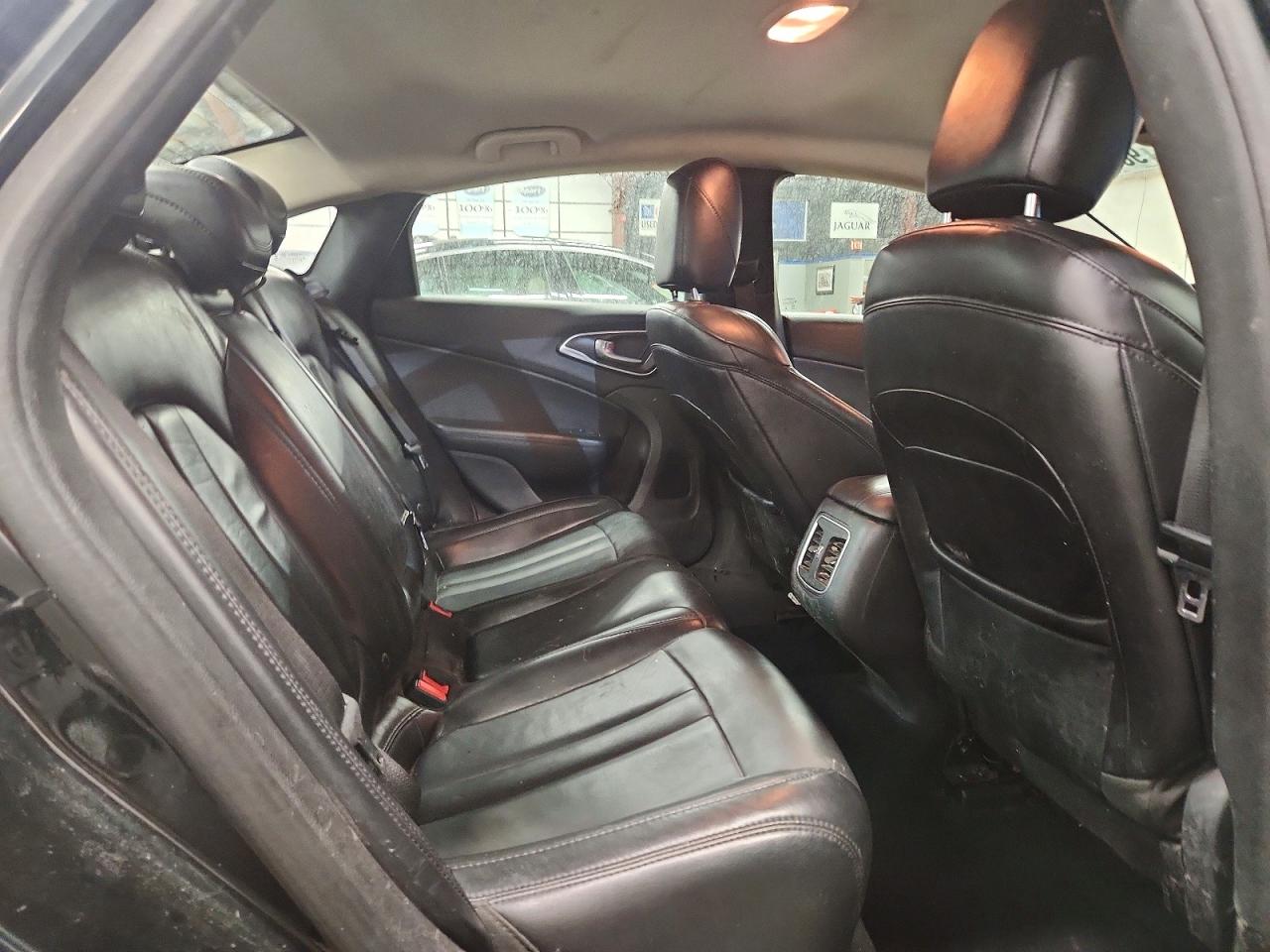 2016 CHRYSLER 200 C photo 28