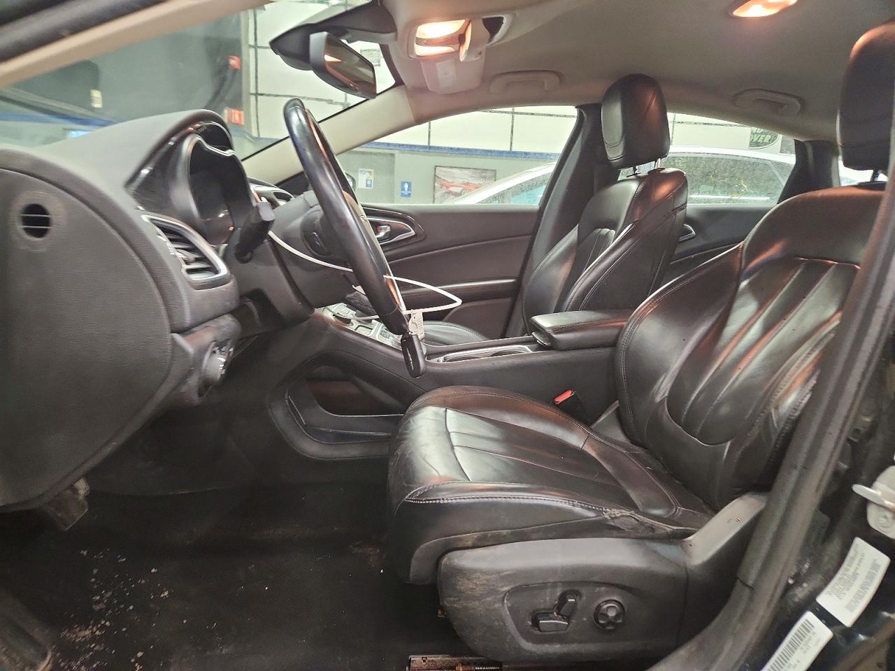 2016 CHRYSLER 200 C photo 19