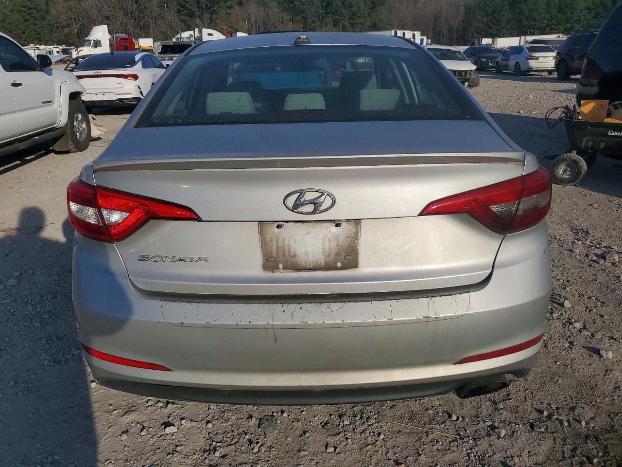 2015 HYUNDAI SONATA SE photo 6