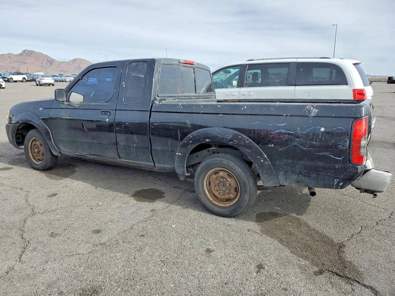 2002 NISSAN FRONTIER KING CAB XE photo 2