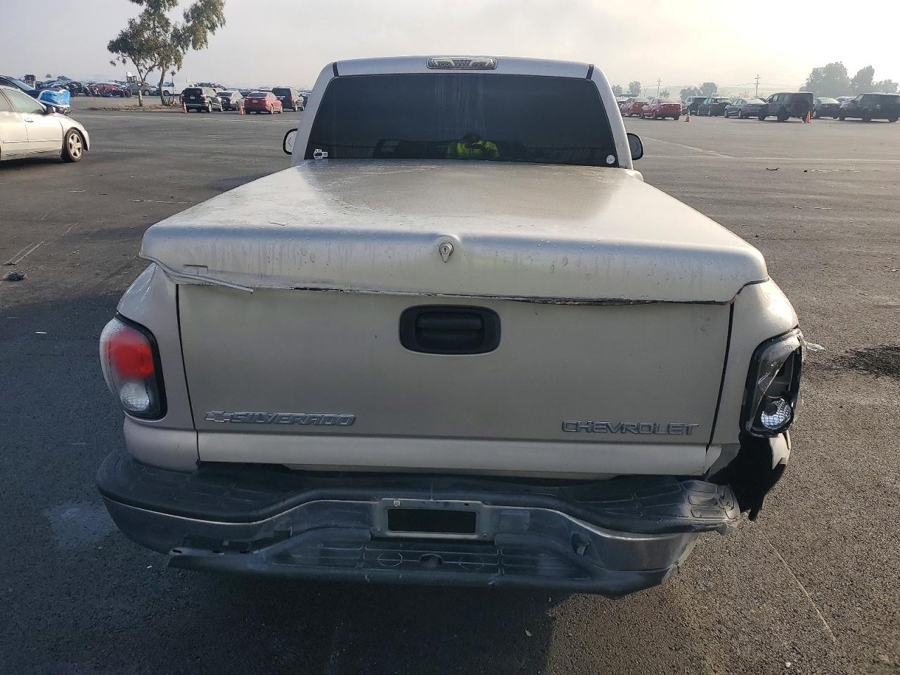 2004 CHEVROLET SILVERADO C1500 photo 6