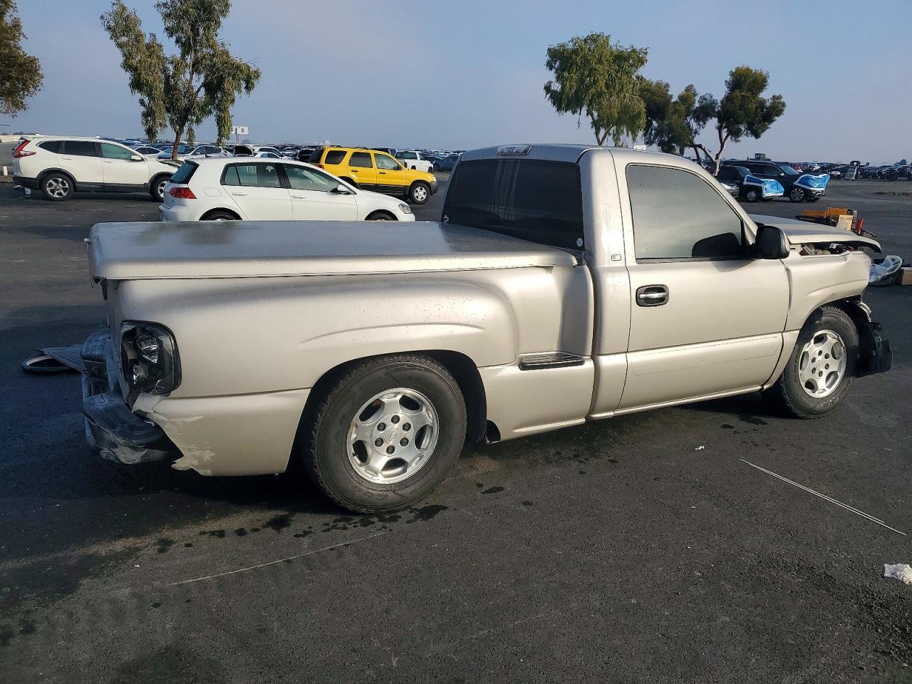 2004 CHEVROLET SILVERADO C1500 photo 3