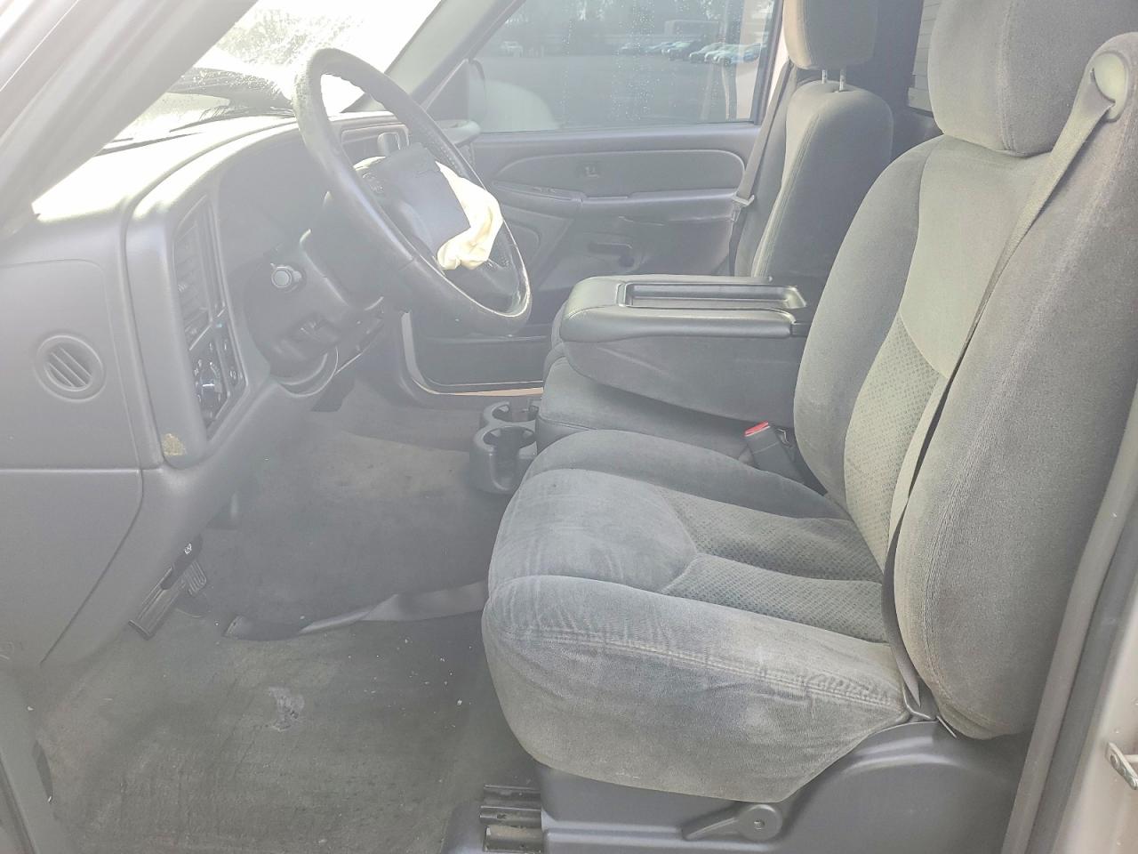 2004 CHEVROLET SILVERADO C1500 photo 7