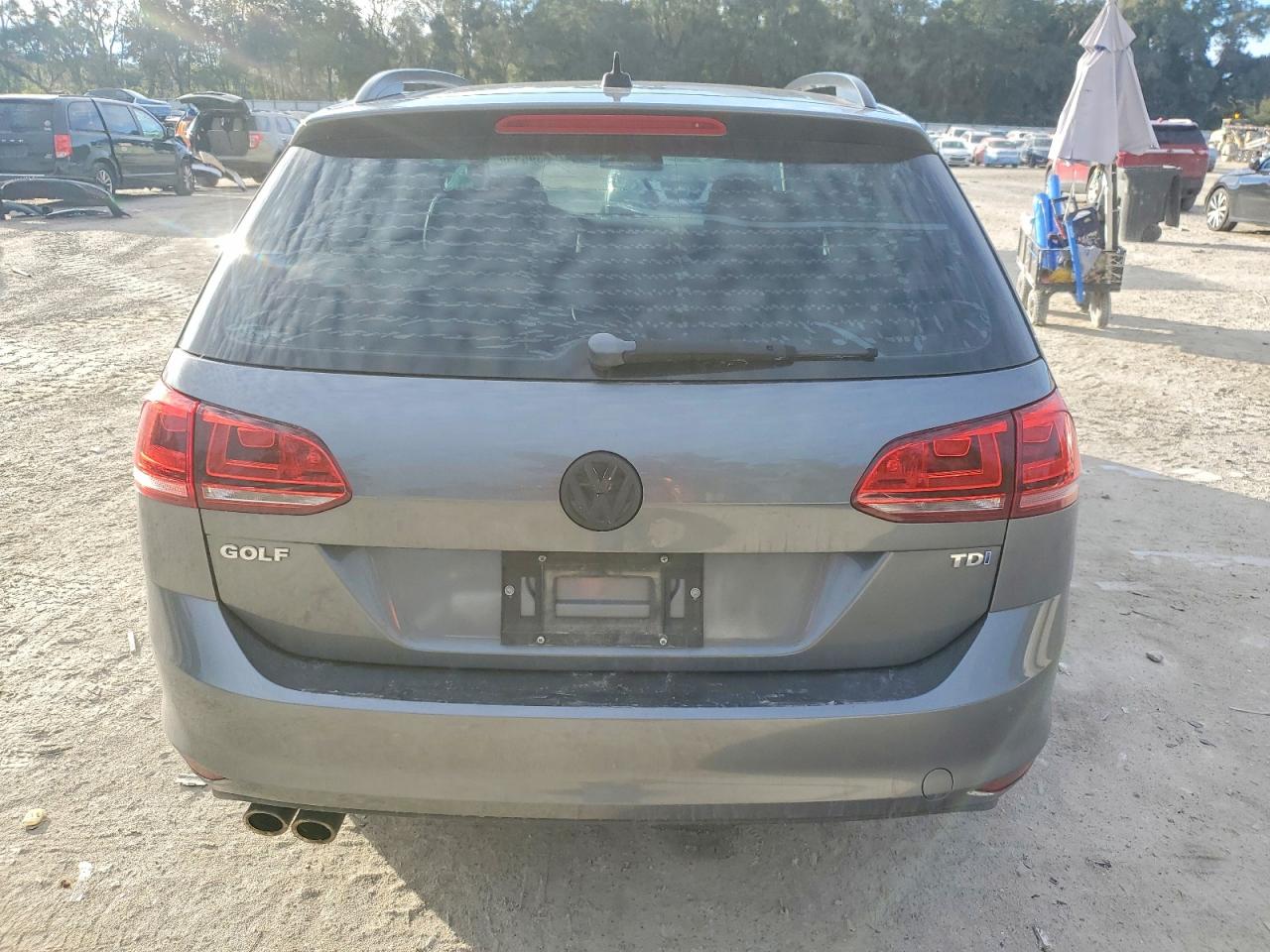 2015 VOLKSWAGEN GOLF SPORTWAGEN TDI S photo 6