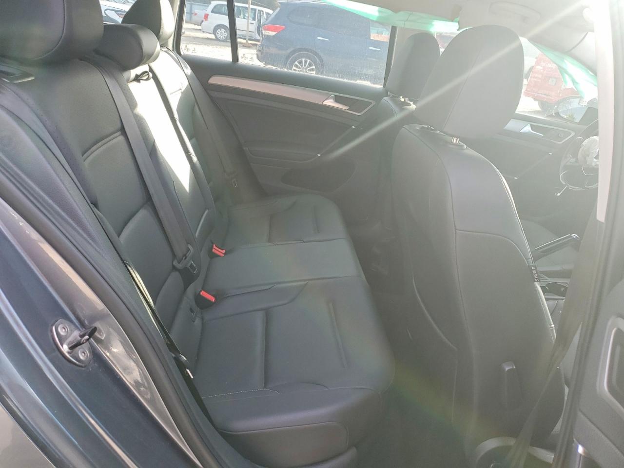 2015 VOLKSWAGEN GOLF SPORTWAGEN TDI S photo 10