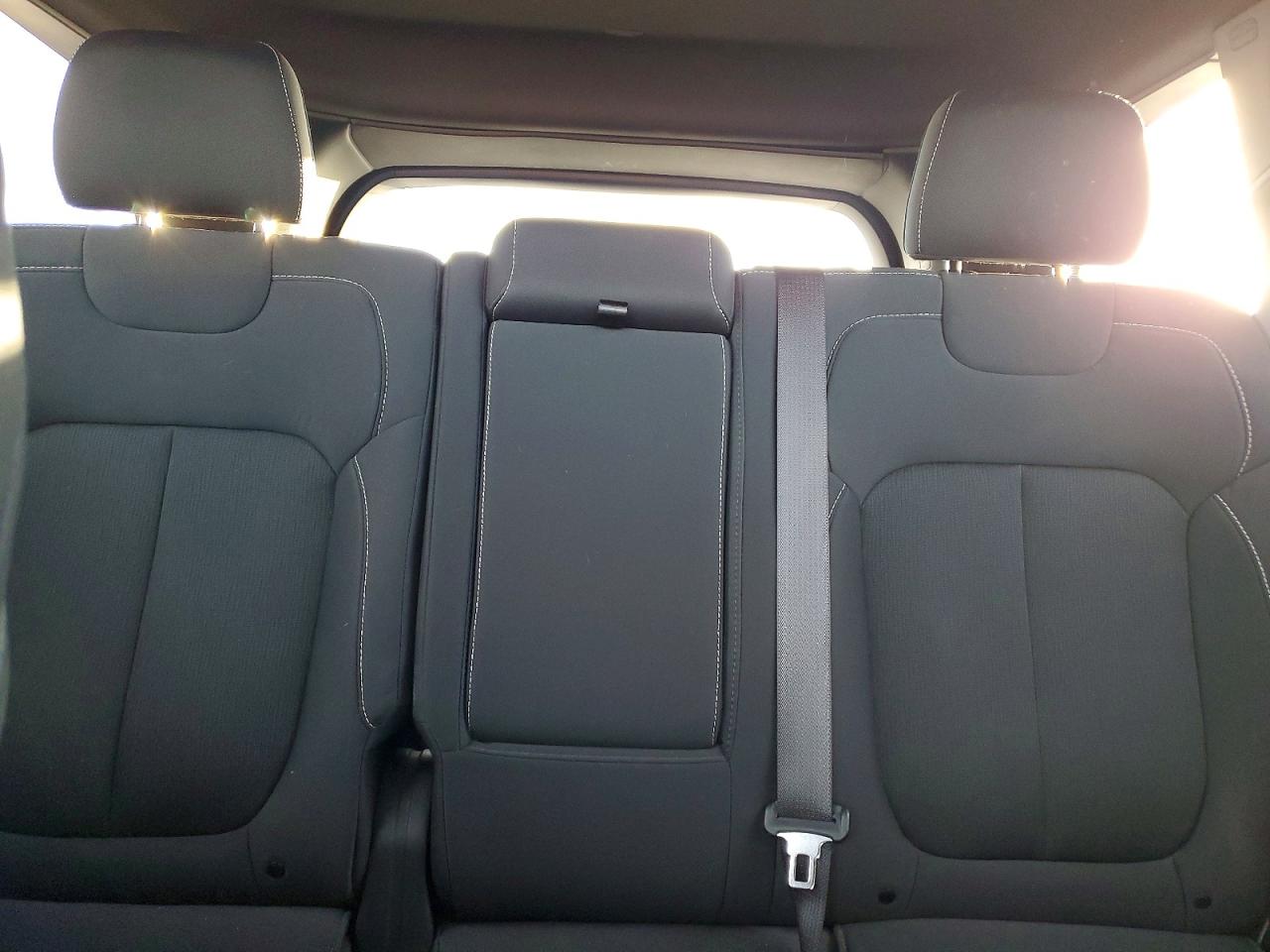 2024 JEEP GRAND CHEROKEE LAREDO photo 10