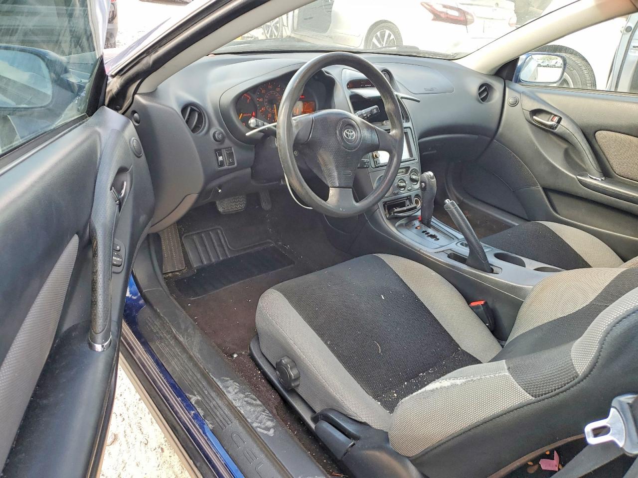 2005 TOYOTA CELICA GT photo 8