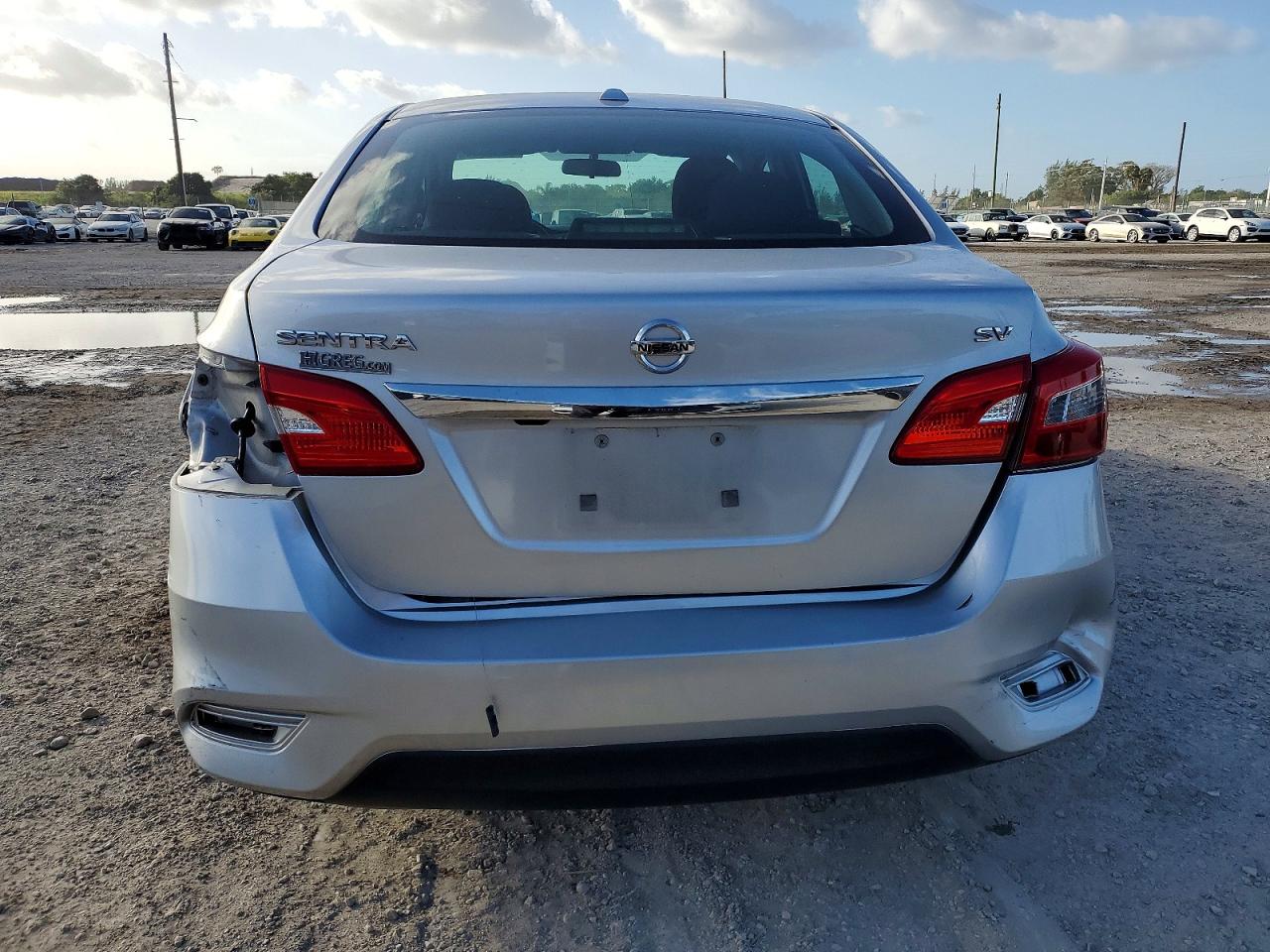 2019 NISSAN SENTRA S photo 6