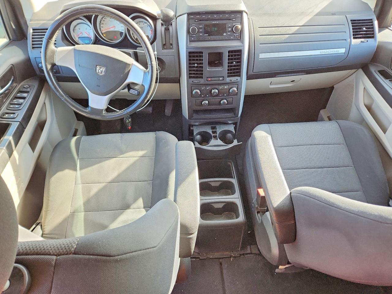 2008 DODGE GRAND CARAVAN SXT photo 8