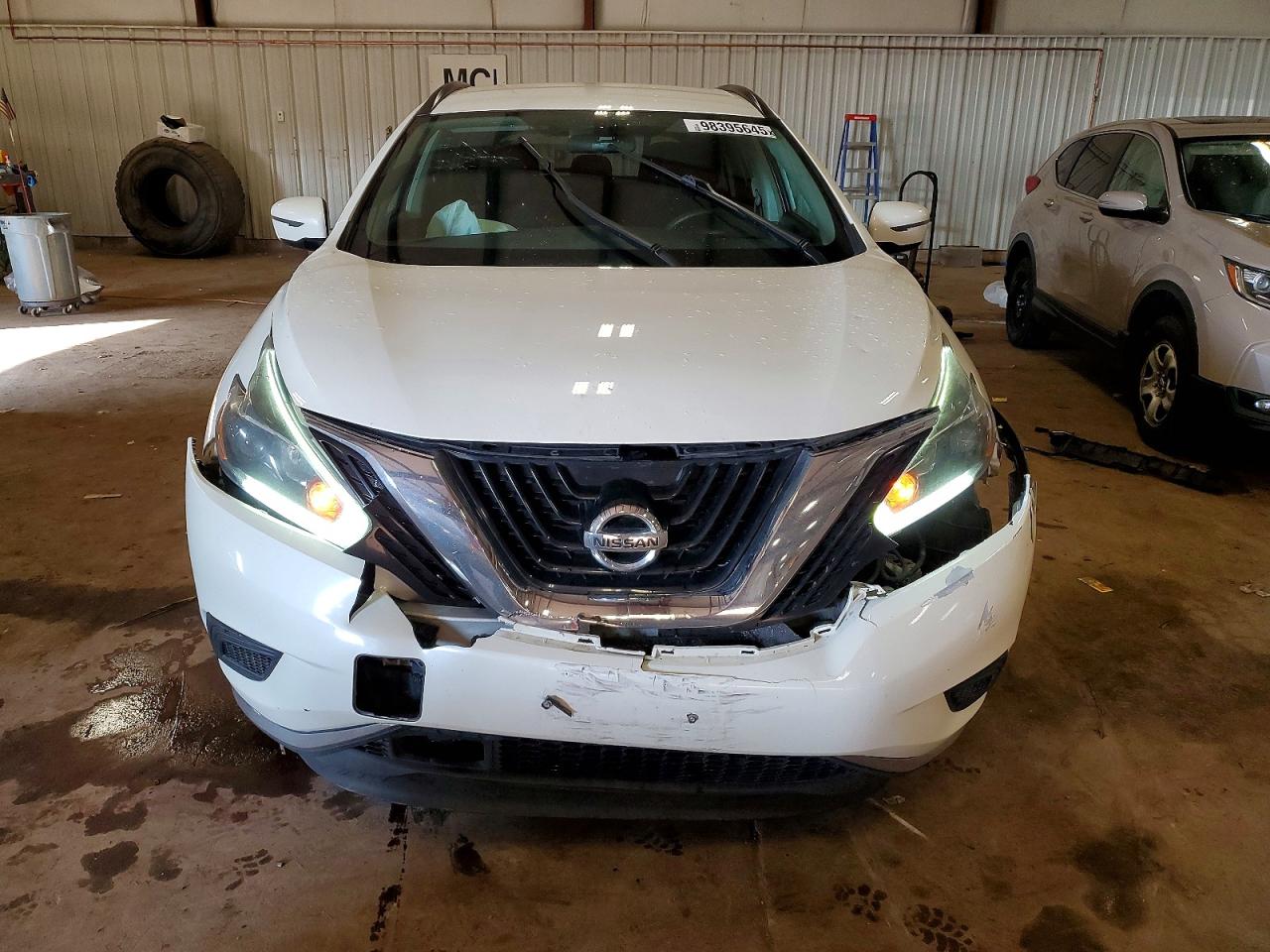 2018 NISSAN MURANO S photo 5