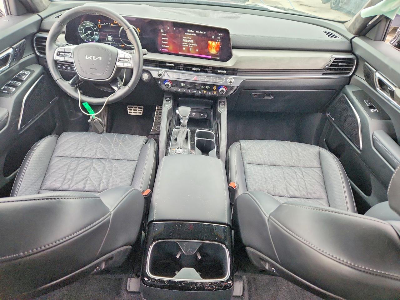 2025 KIA TELLURIDE SX photo 8