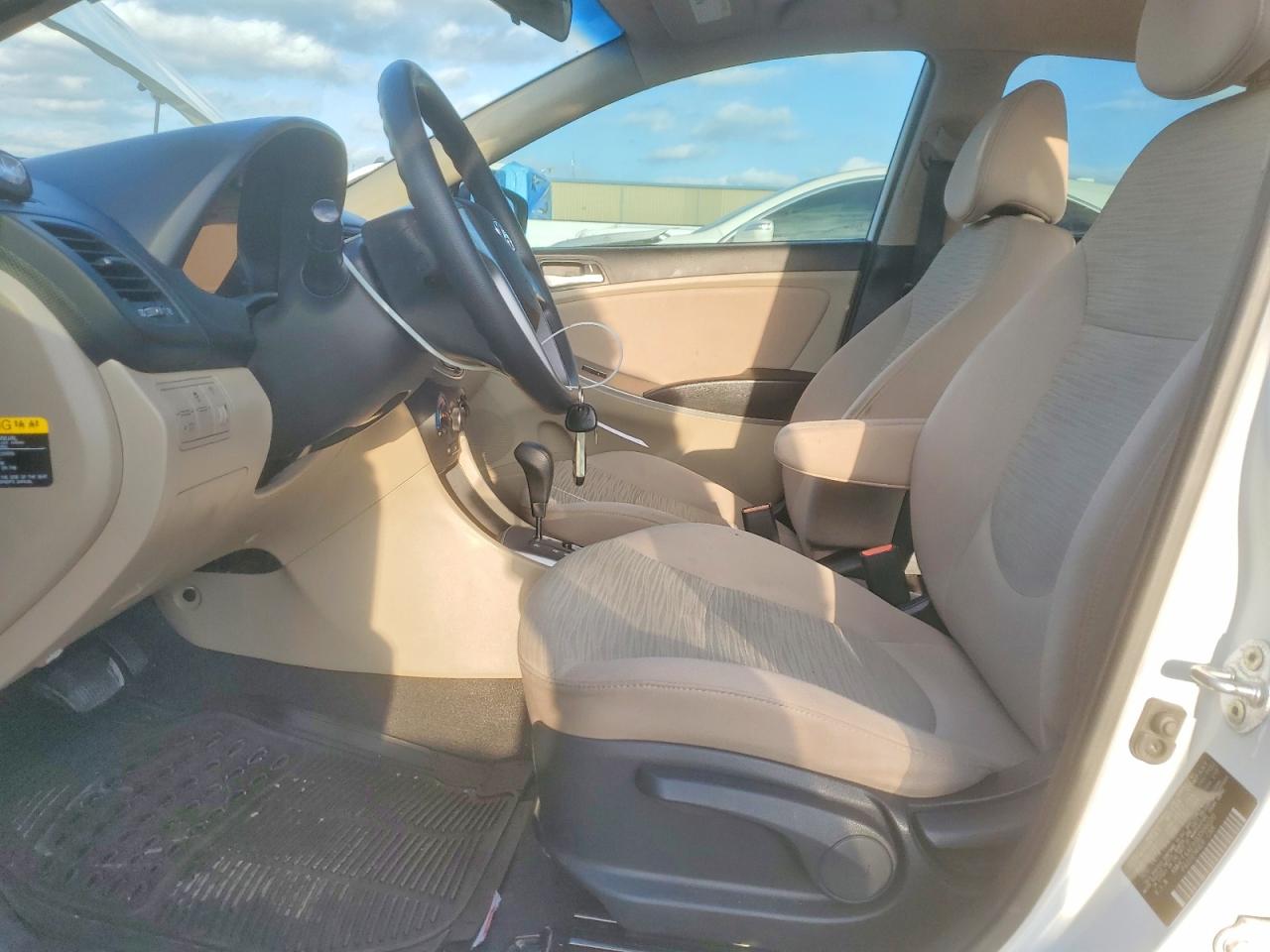 2016 HYUNDAI ACCENT SE photo 7