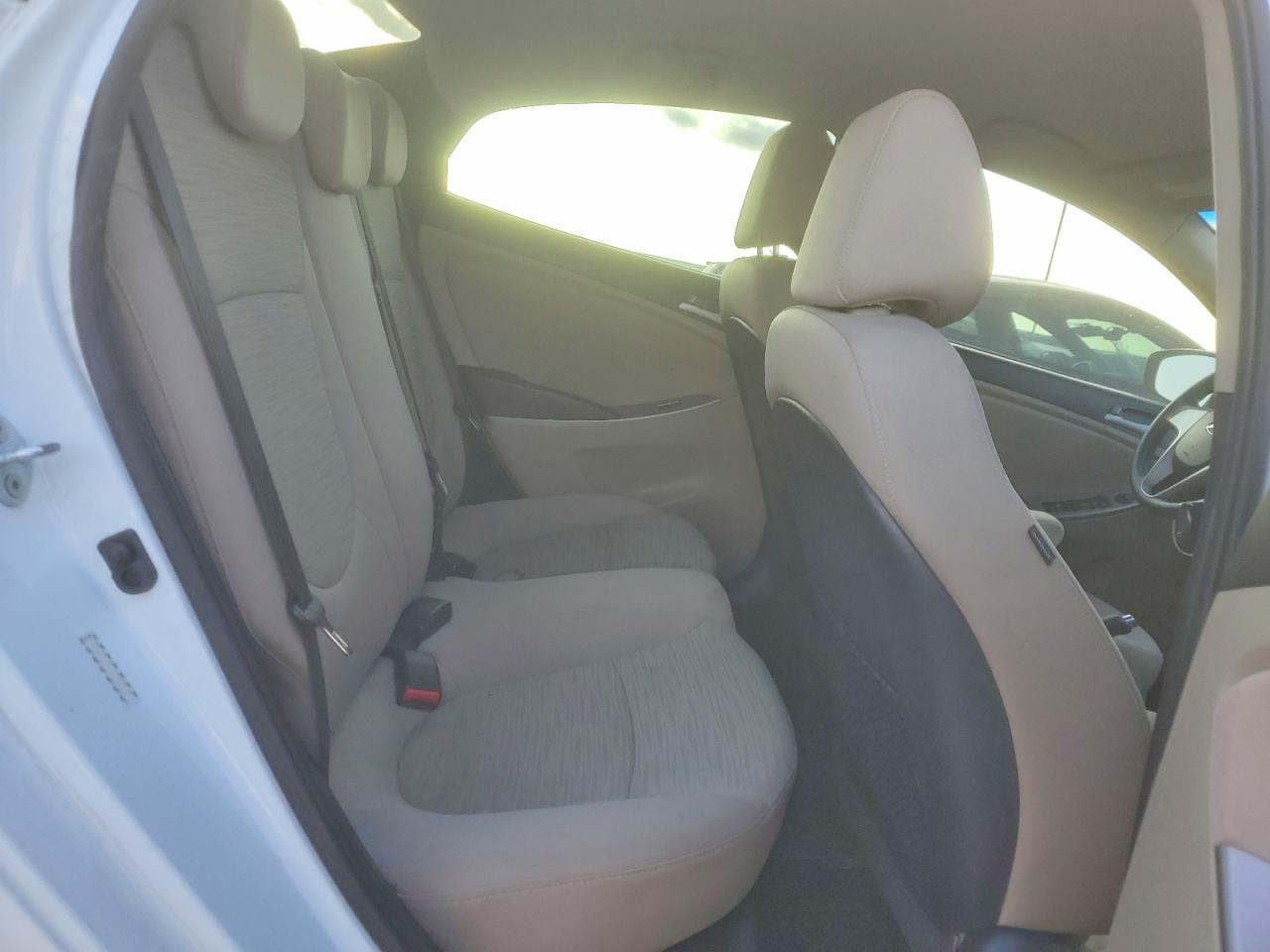 2016 HYUNDAI ACCENT SE photo 11