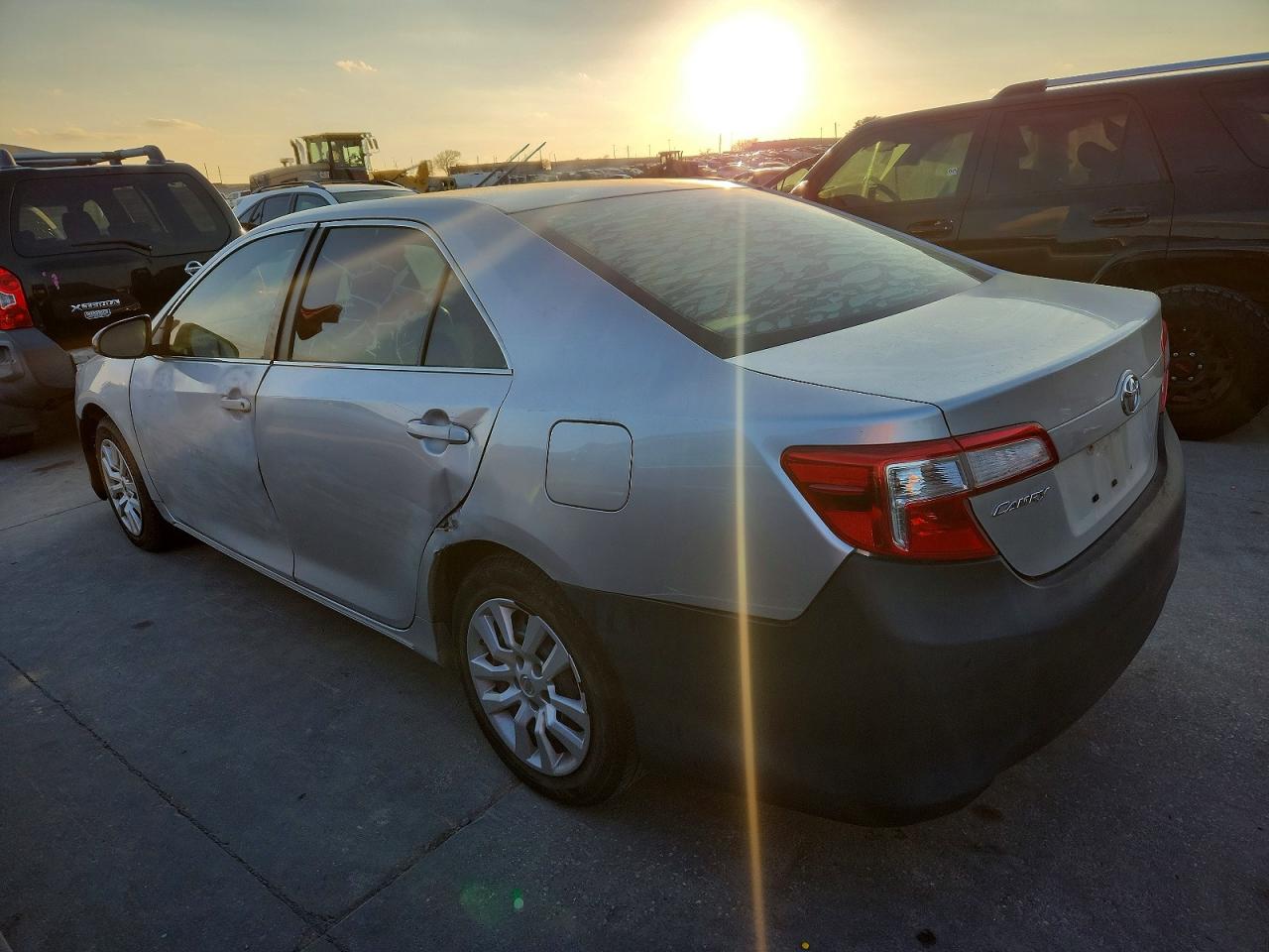 2013 TOYOTA CAMRY photo 2