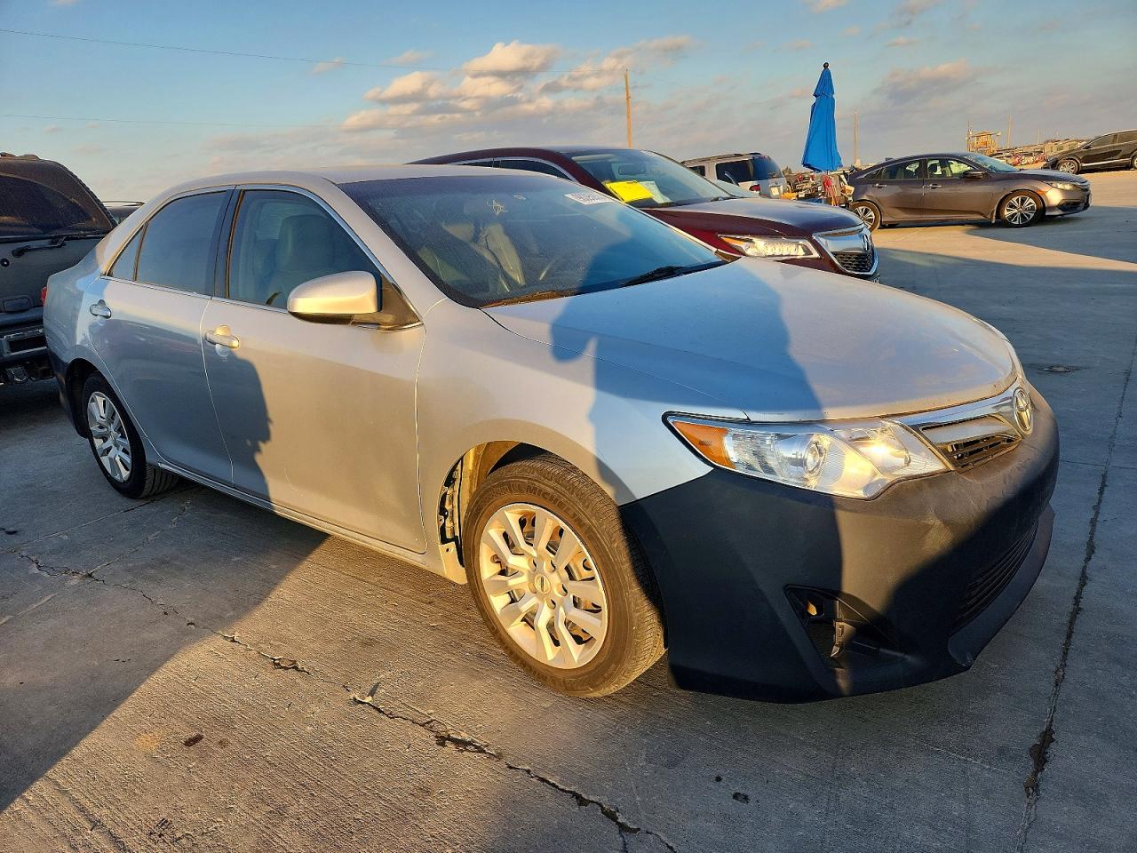 2013 TOYOTA CAMRY photo 4