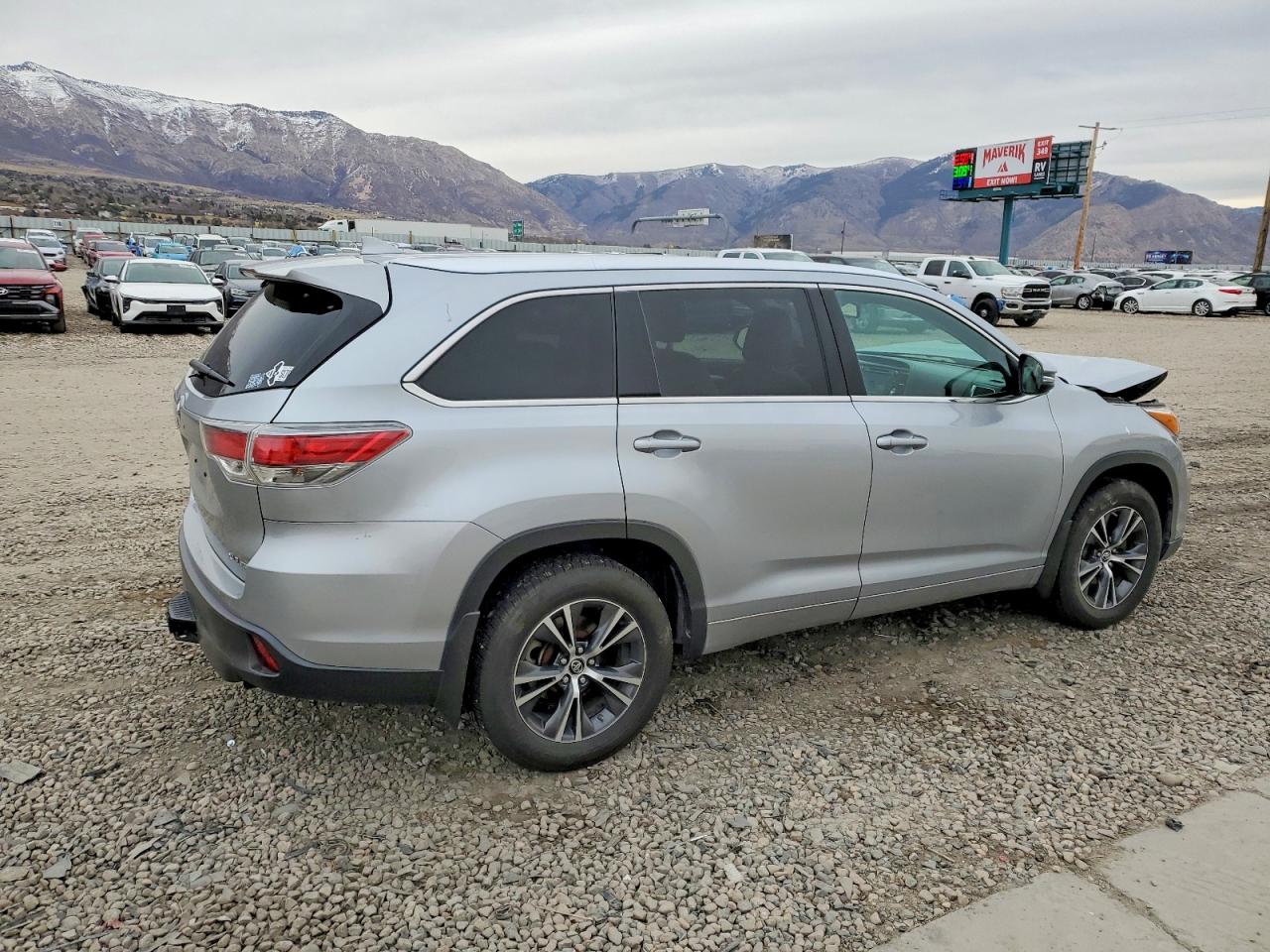 2016 TOYOTA HIGHLANDER XLE photo 5