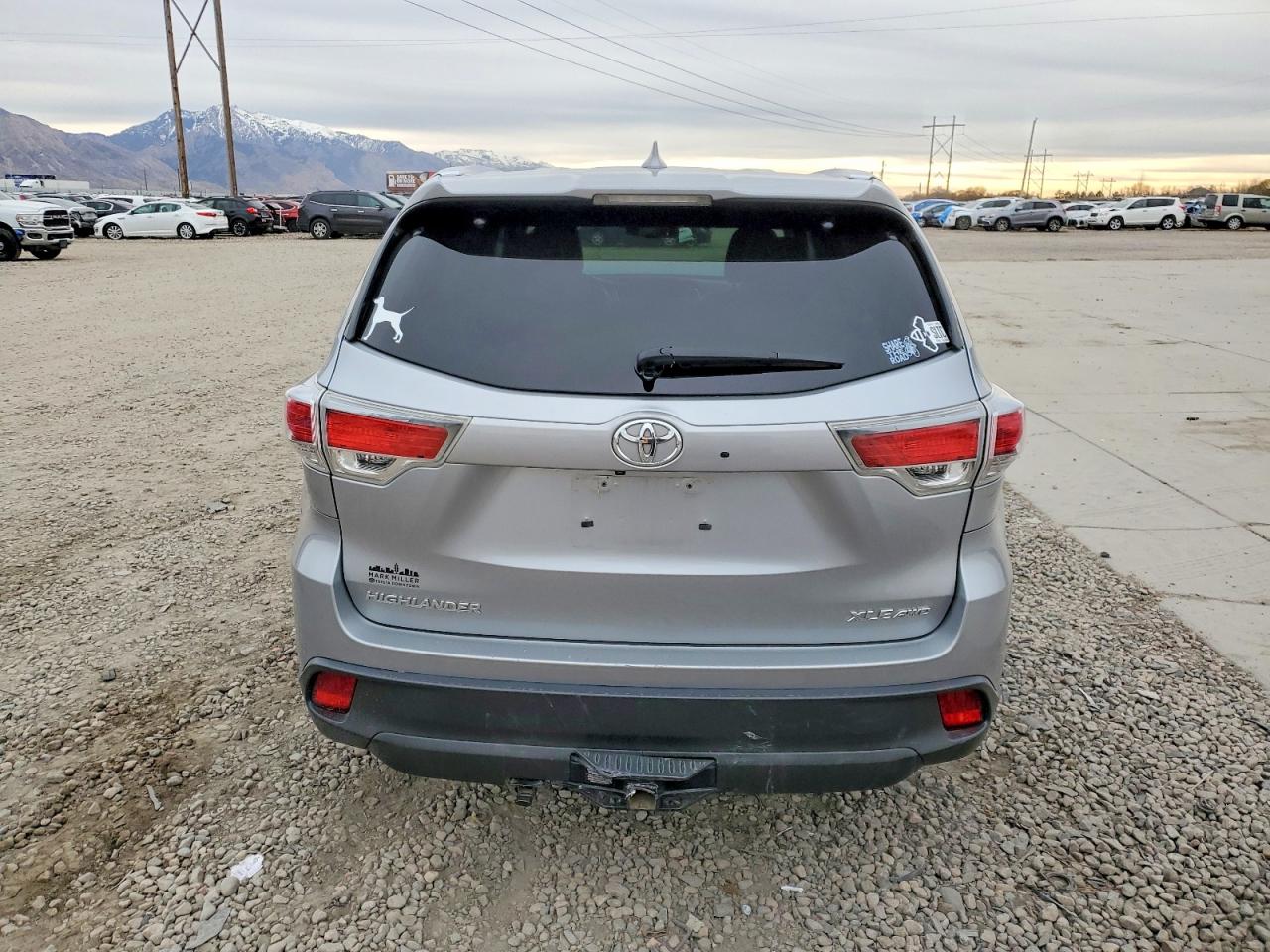 2016 TOYOTA HIGHLANDER XLE photo 11