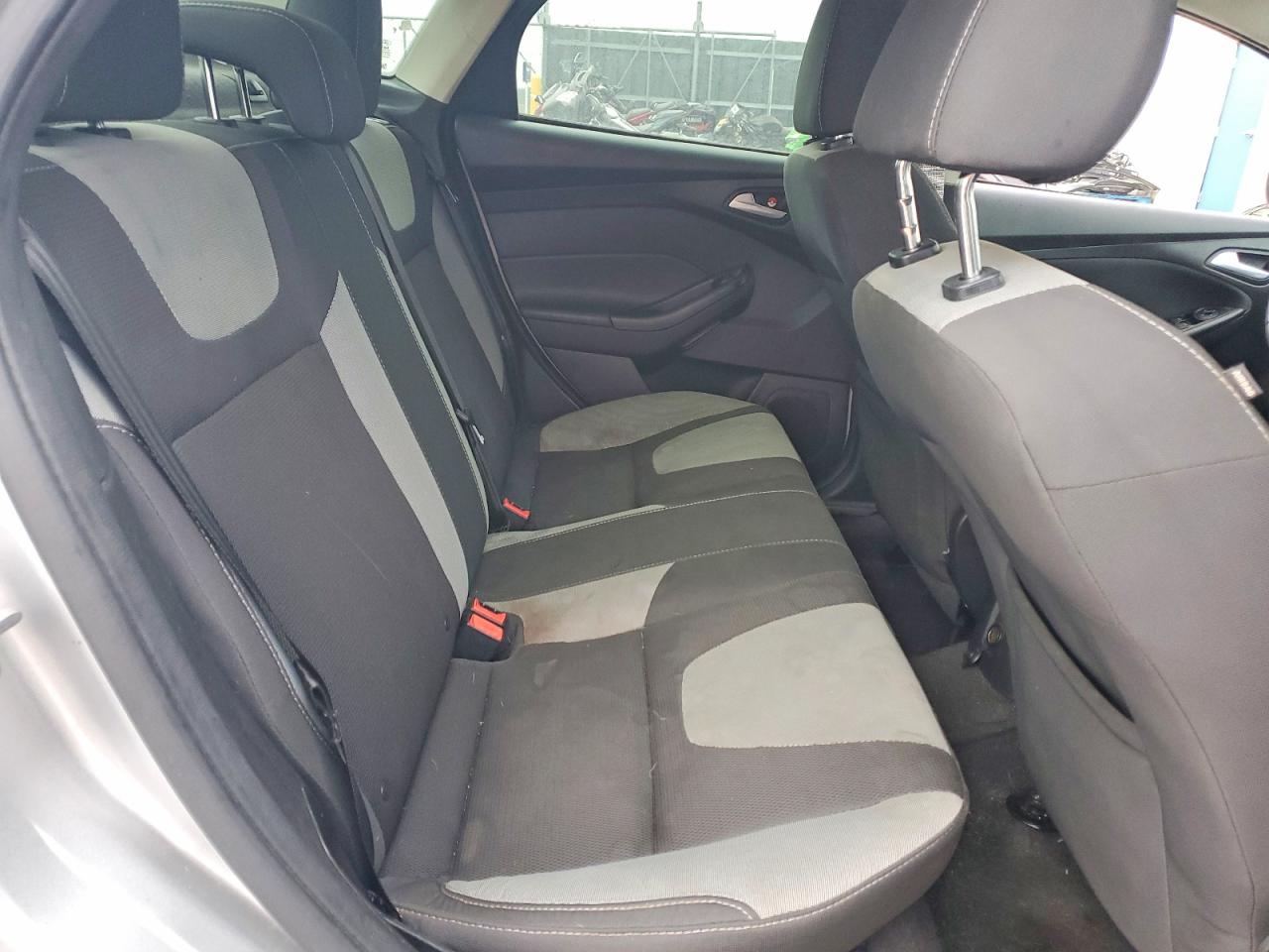 2014 FORD FOCUS SE photo 28