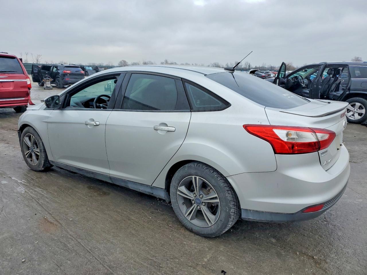 2014 FORD FOCUS SE photo 4