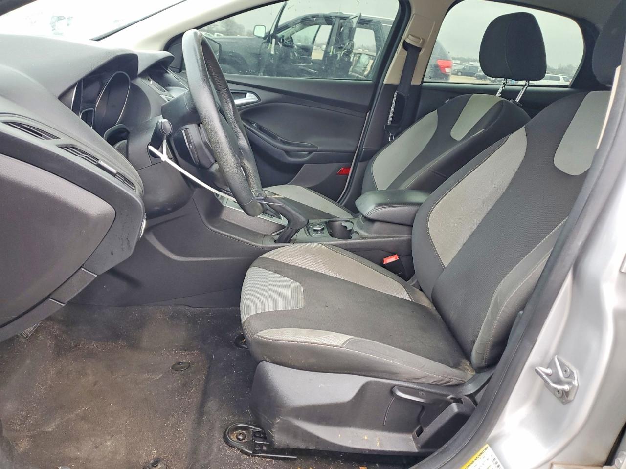 2014 FORD FOCUS SE photo 19
