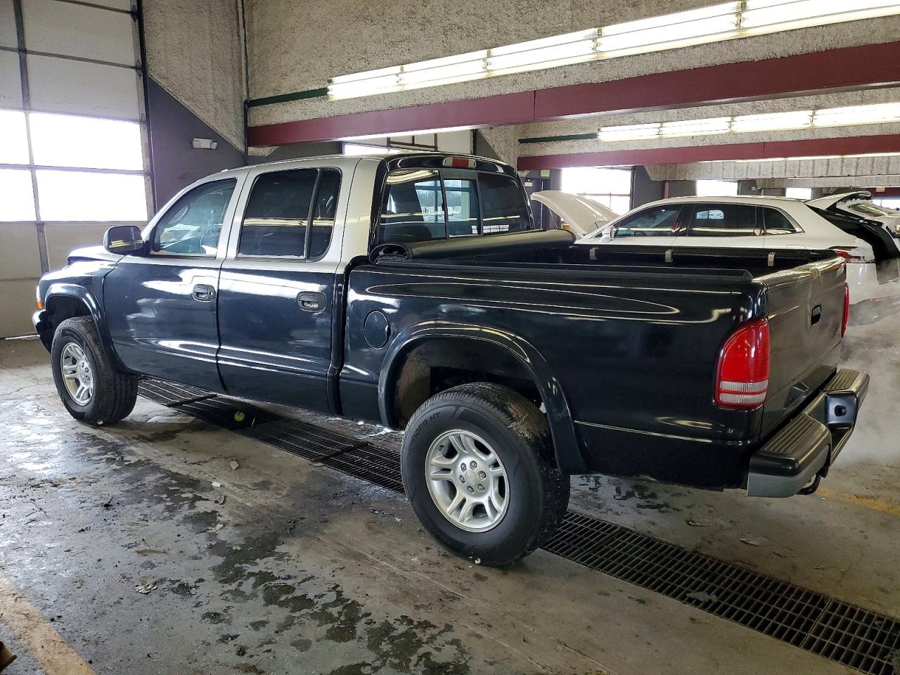 2002 DODGE DAKOTA QUAD SPORT photo 2