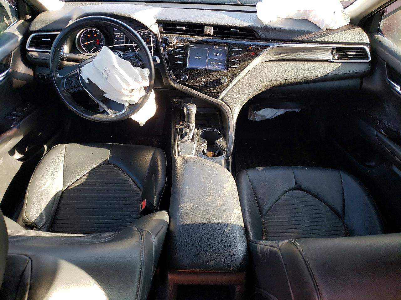 2018 TOYOTA CAMRY L photo 8