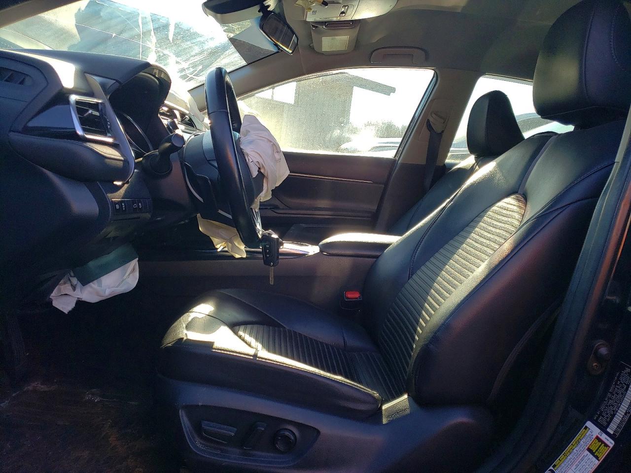 2018 TOYOTA CAMRY L photo 7