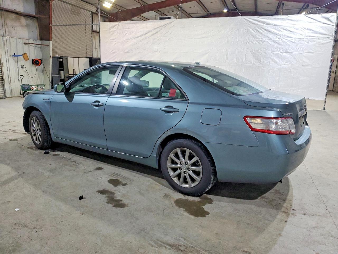 2011 TOYOTA CAMRY HYBRID photo 2
