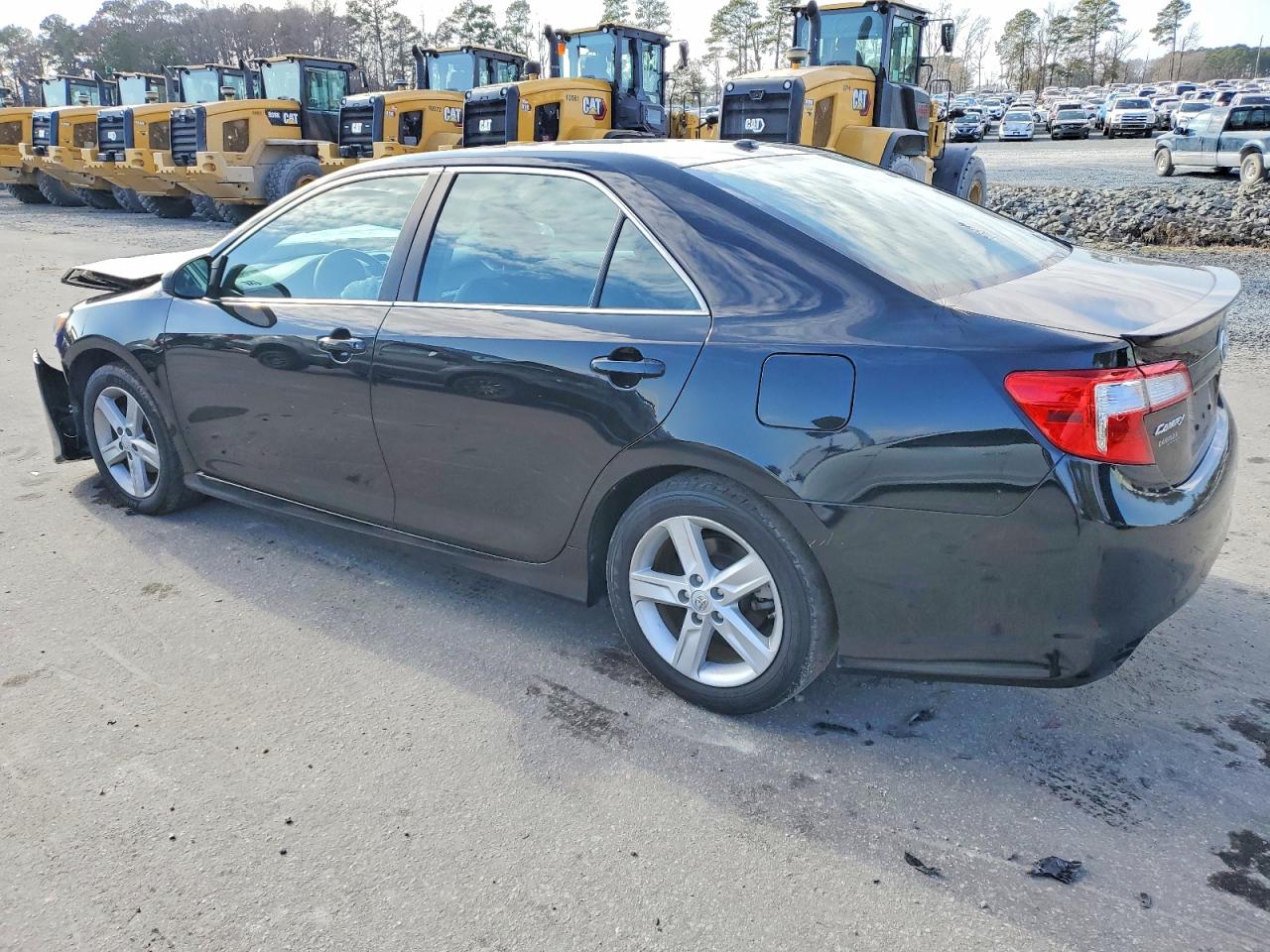 2014 TOYOTA CAMRY L photo 2