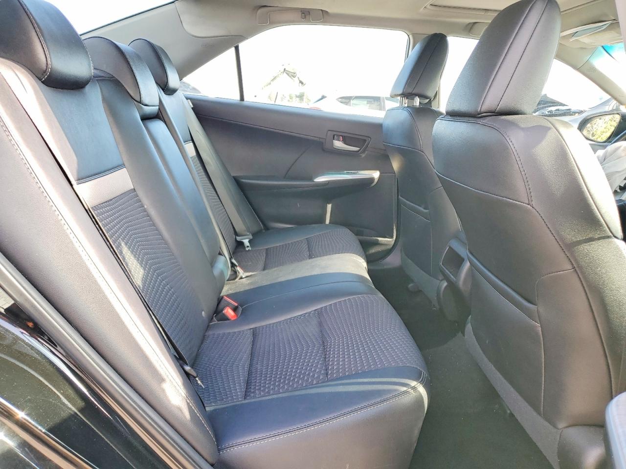 2014 TOYOTA CAMRY L photo 10