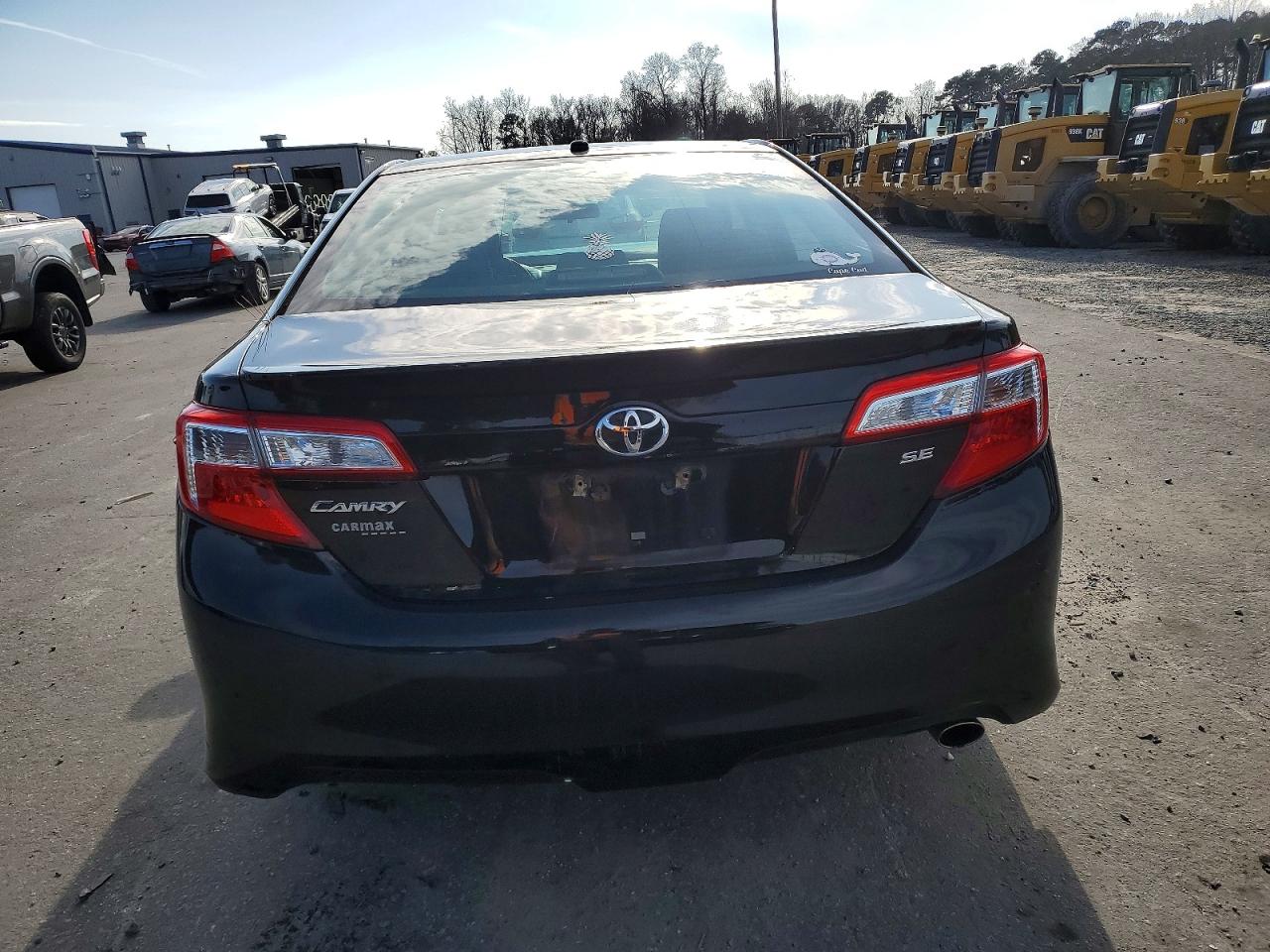2014 TOYOTA CAMRY L photo 6