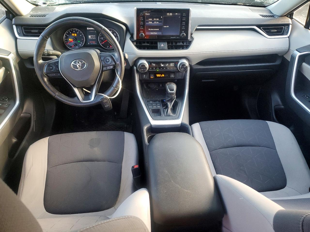 2019 TOYOTA RAV4 XLE photo 8