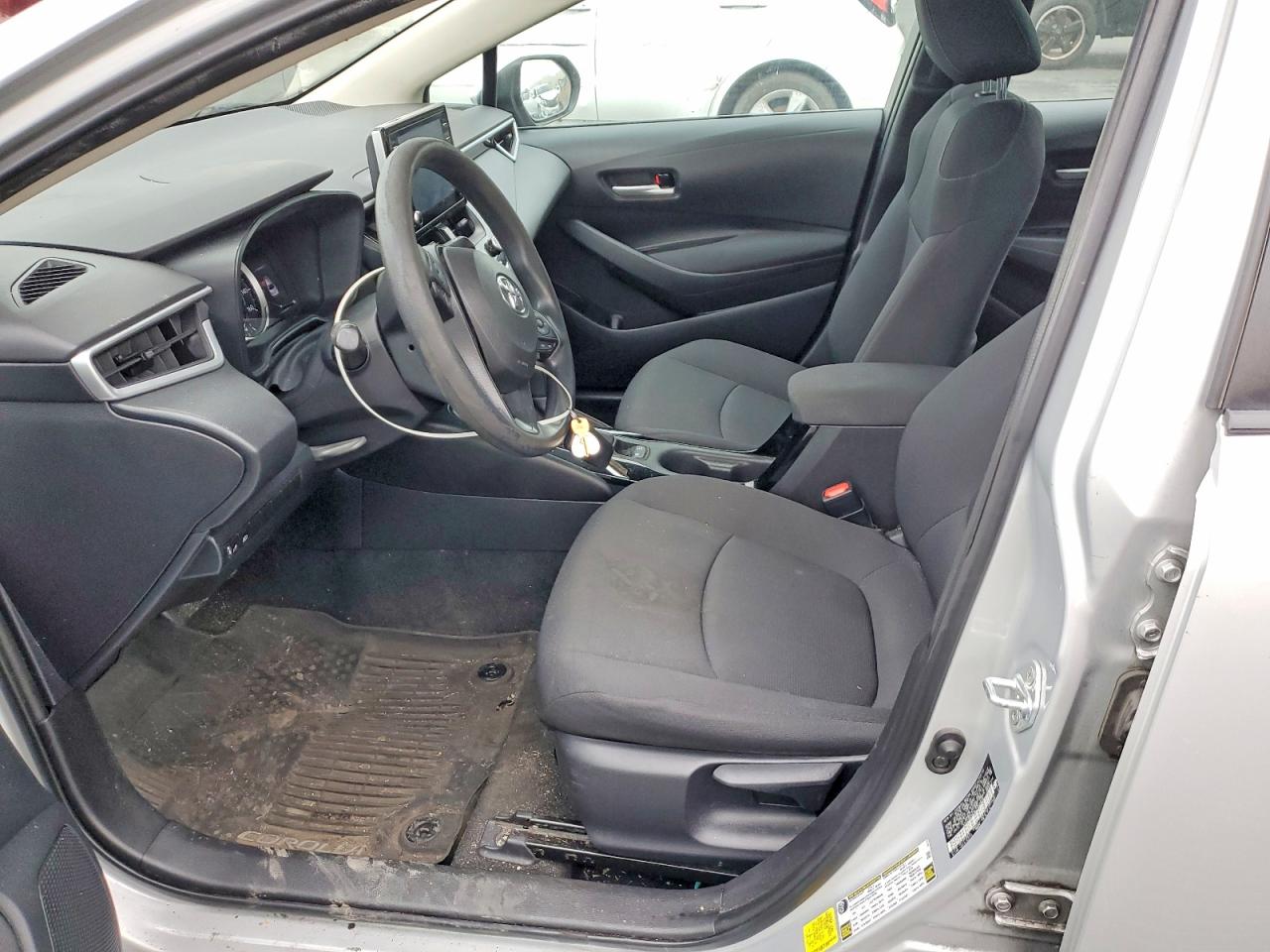 2020 TOYOTA COROLLA LE photo 13