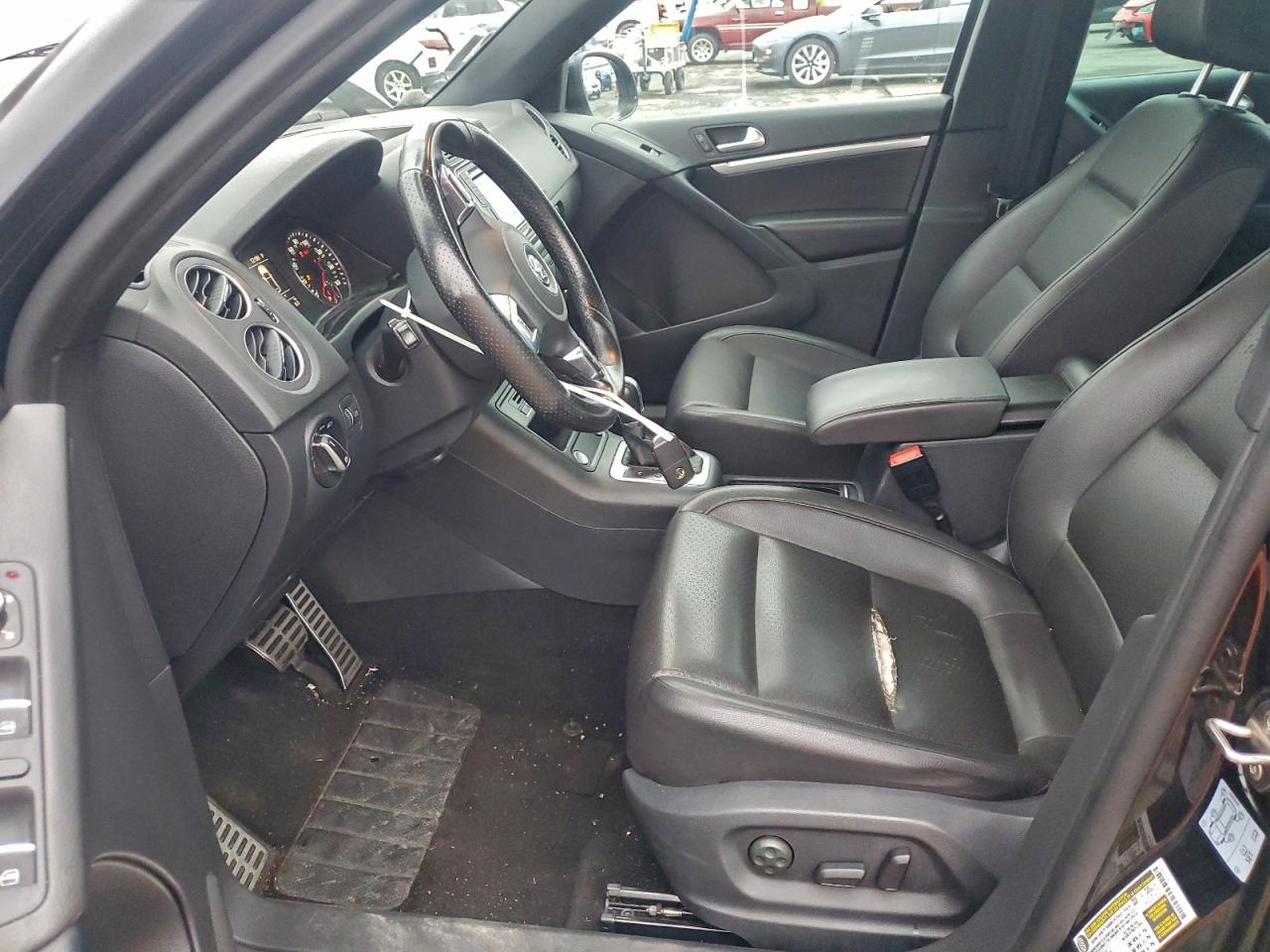 2016 VOLKSWAGEN TIGUAN S photo 13
