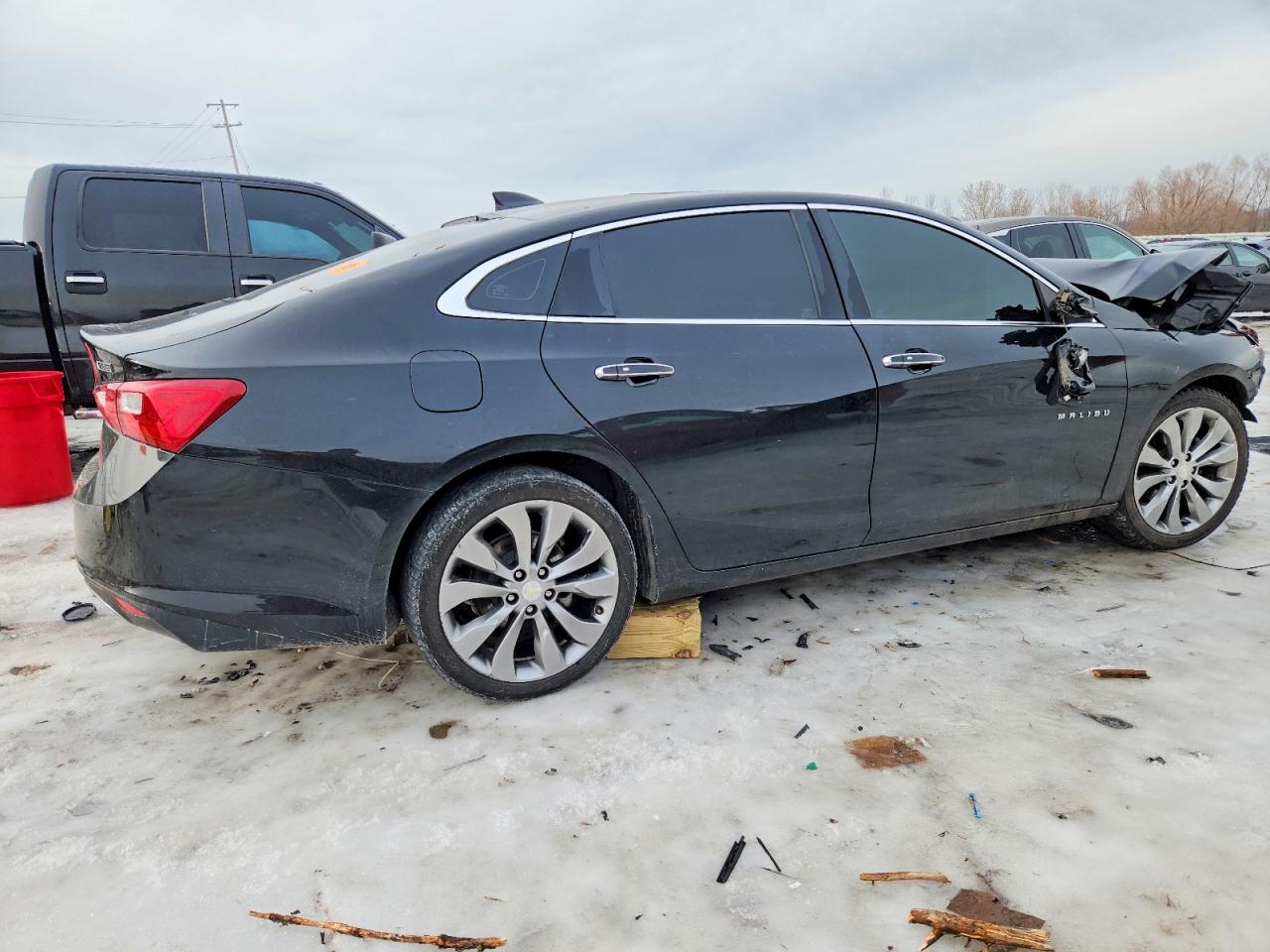 2018 CHEVROLET MALIBU PREMIER photo 3