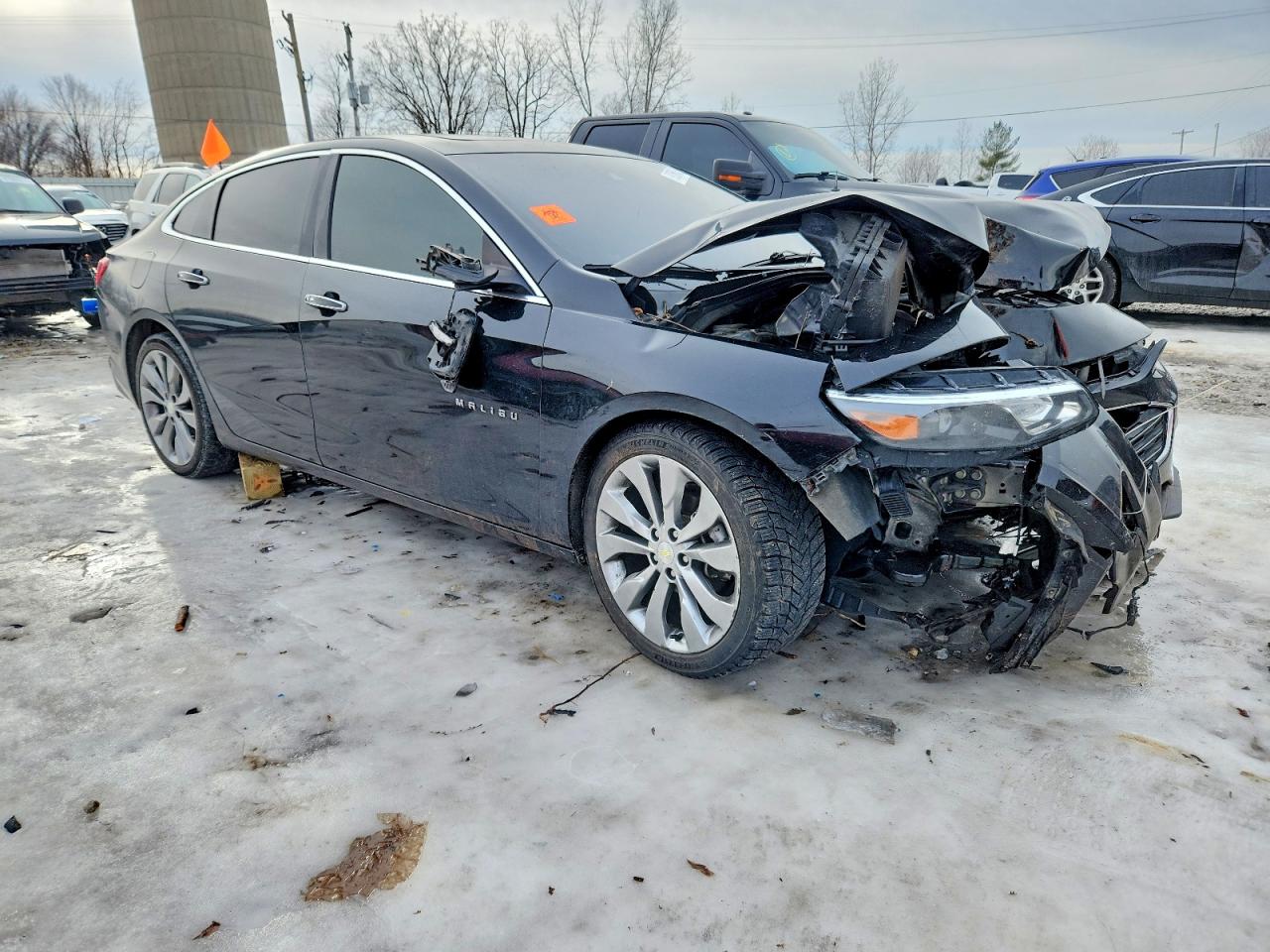 2018 CHEVROLET MALIBU PREMIER photo 4