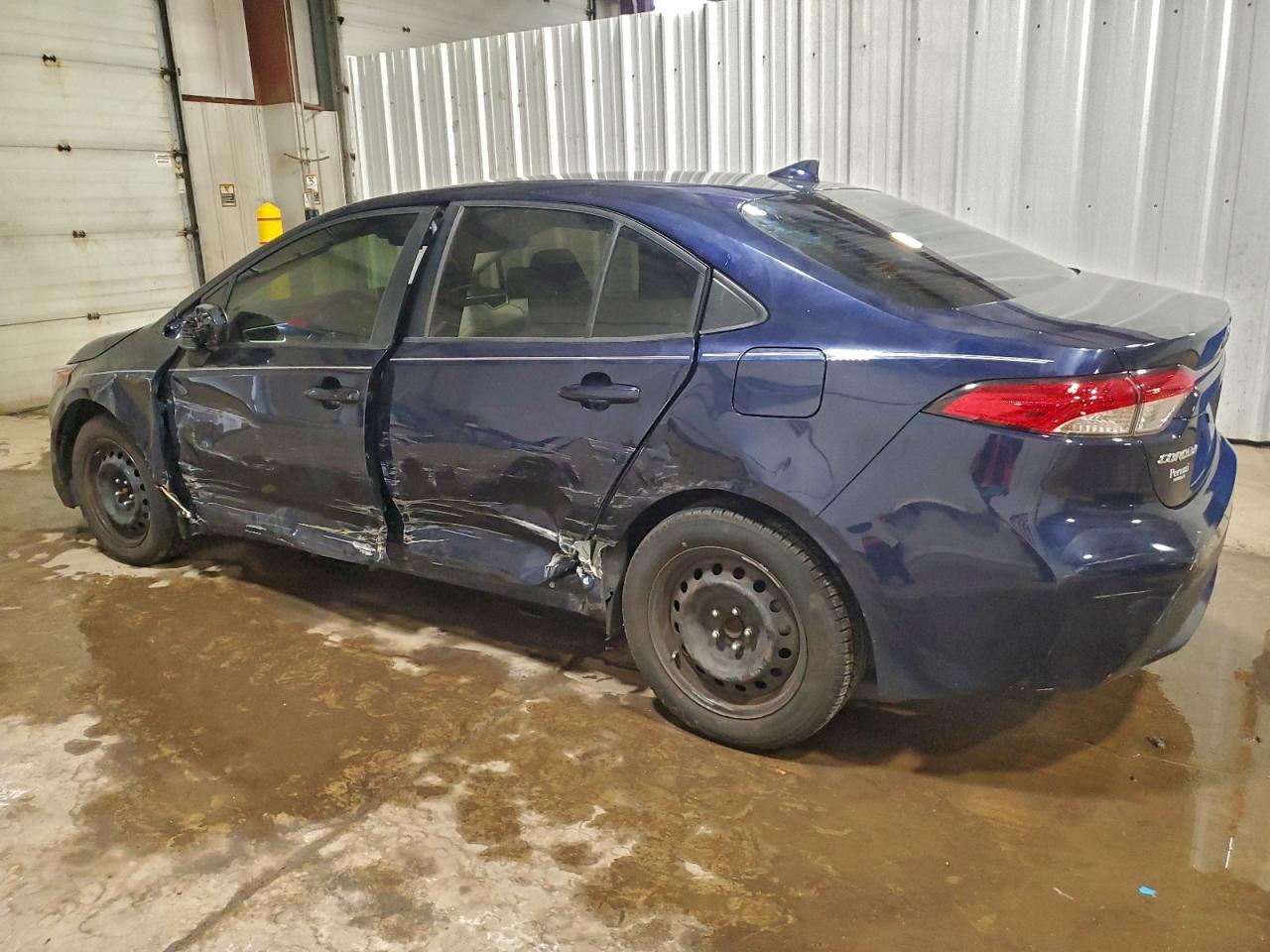 2021 TOYOTA COROLLA LE photo 2